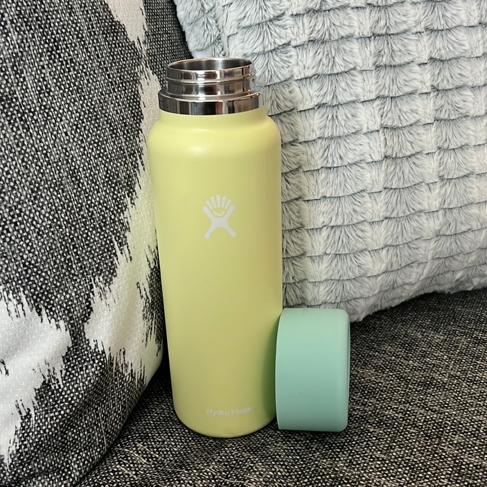 Hydroflask 40 oz - Pineapple with boot